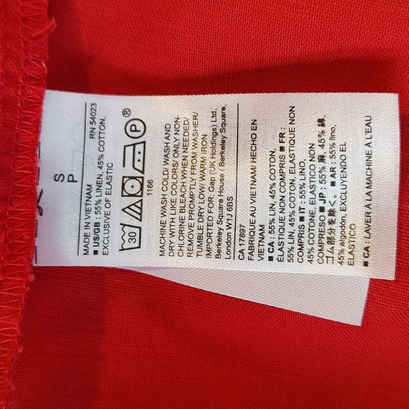 Women's coral jumpsuit skirt from the ' Gap'. Size  Small - Picture 5 of 6